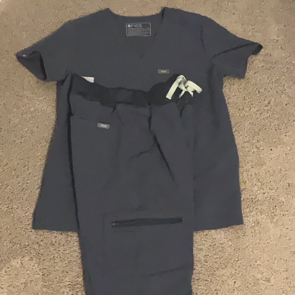 Figs scrub set